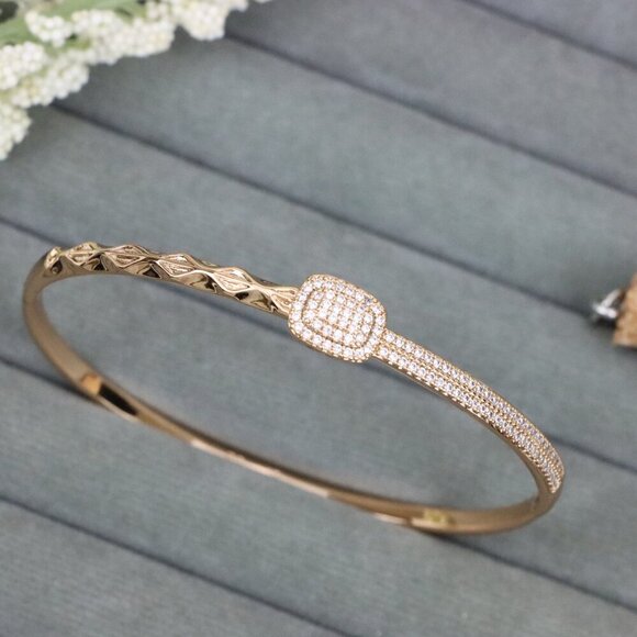 Elegant Rose Gold Bangle with Pave Setting and Textured Detail, XPBL0595 - Picture 11 of 12